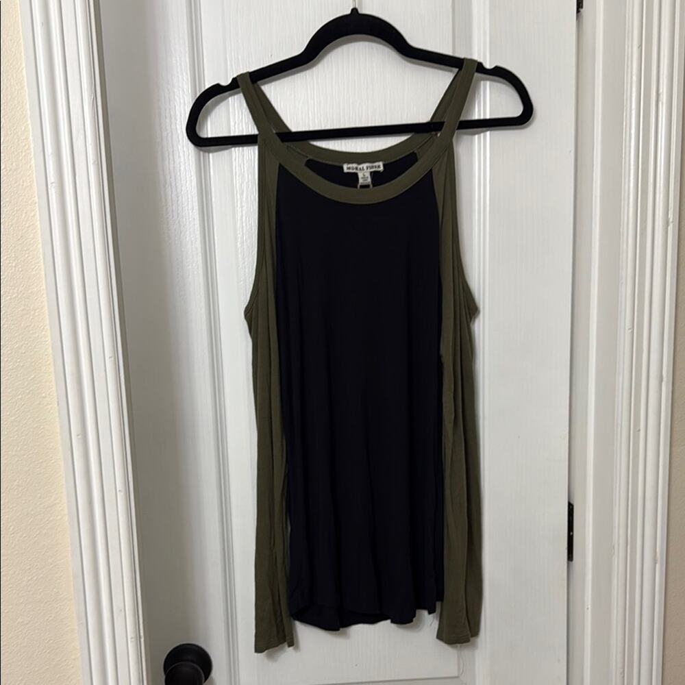 Moral fiber black and green cold shoulder long sleeve top size L